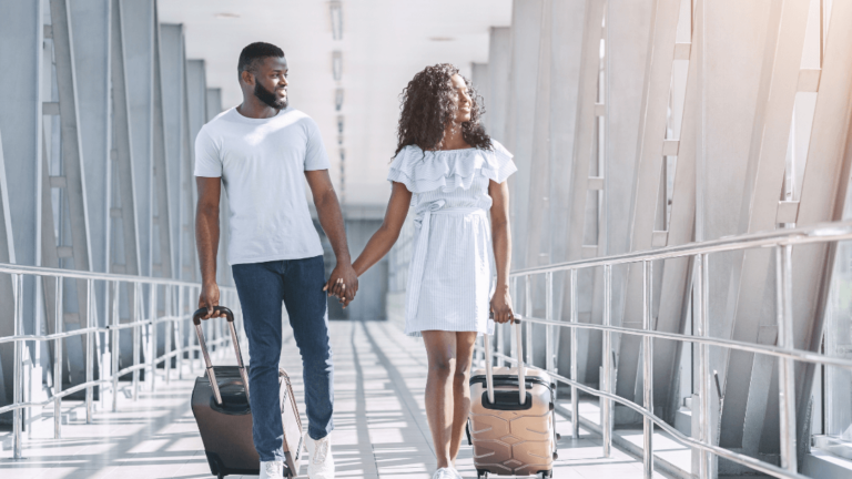 10 Things You Should NEVER Wear to the Airport
